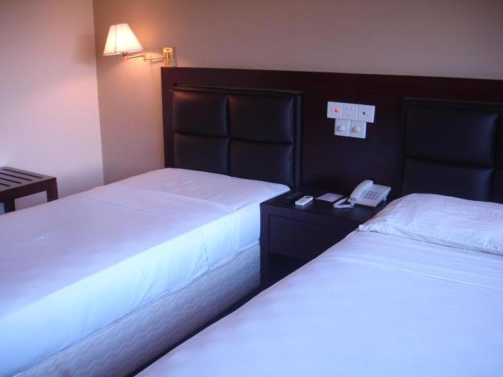 Devon Hotel Канди Екстериор снимка