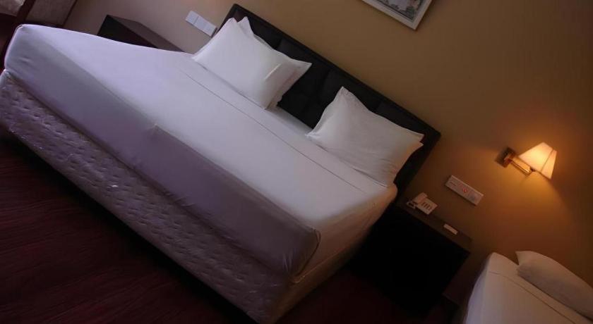 Devon Hotel Канди Екстериор снимка